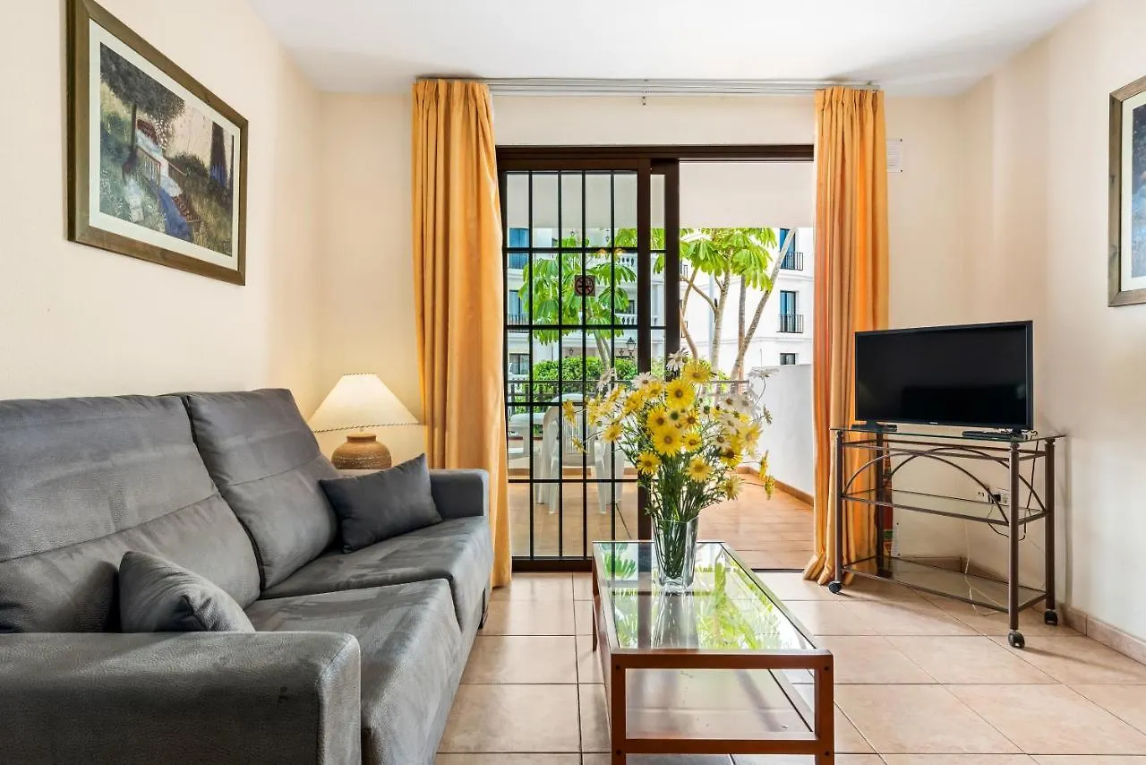 *** Отель Club Tenerife Apartments Лос Кристианос Испания