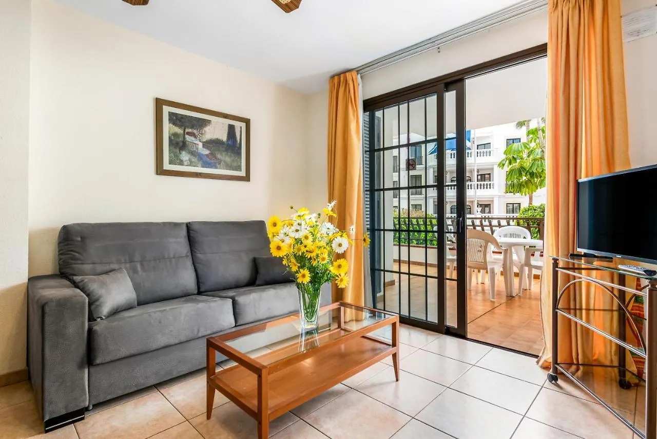Club Tenerife Apartments Лос Кристианос