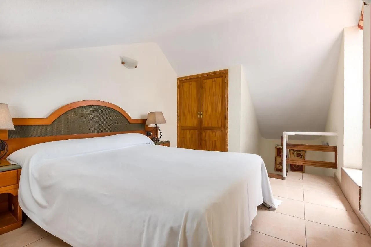 Club Tenerife Apartments Лос Кристианос Отель