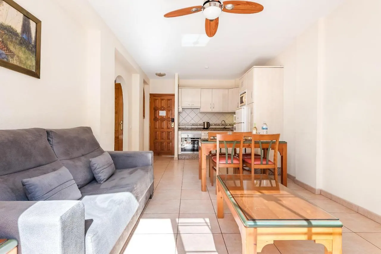 Club Tenerife Apartments Лос Кристианос Отель