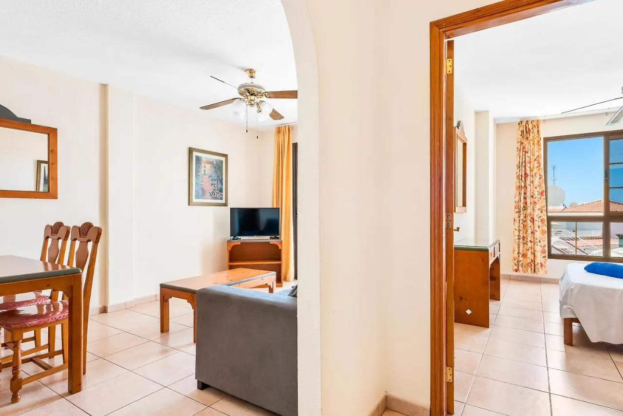 Club Tenerife Apartments Лос Кристианос
