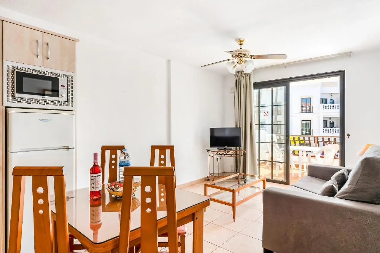 Club Tenerife Apartments Лос Кристианос Отель